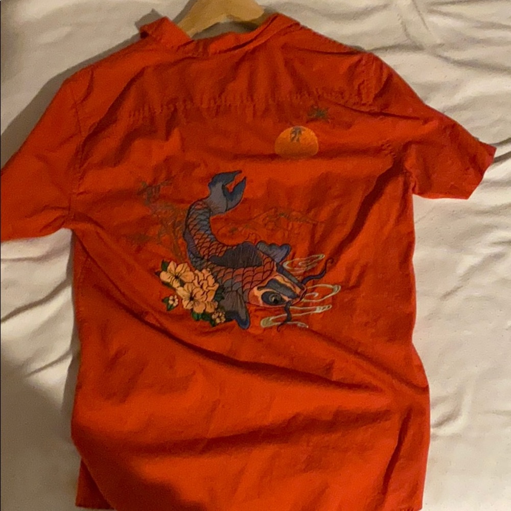 Guess button up